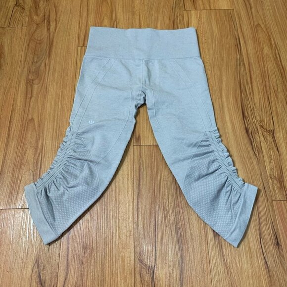 Lululemon Awakening Crop Seamless Leggings Grey - Picture 6 of 13